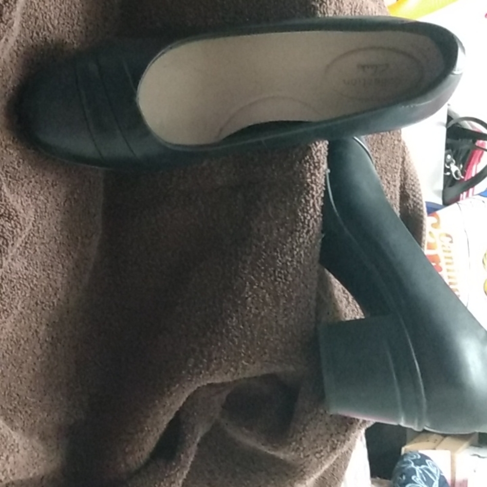 Comfy black Clark heels